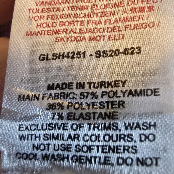 Gymshark Women's Flex Shorts In Claret Red Logo Waistband Biker Shorts Size M - Picture 8 of 9